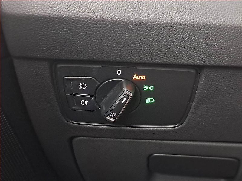 Volkswagen Passat (2022) Elegance 2.0 TDI - fotka 19 z 21
