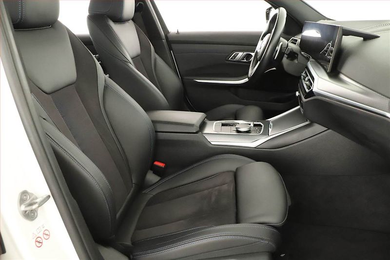 BMW Řada 3 (2022) 320 d xDrive - fotka 7 z 21