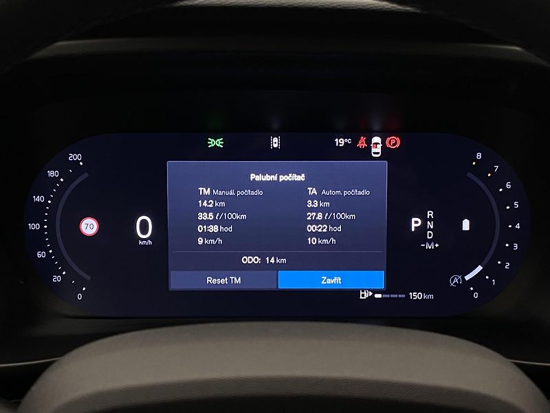 Volvo XC40 (2025) B3 AUT DARK PLUS - fotka 34 z 64