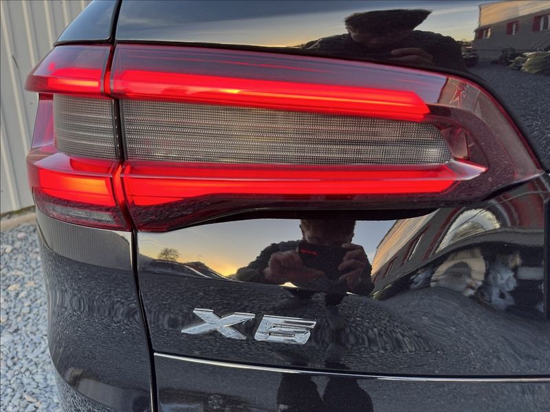 BMW X5 3,0 xDrive 30d DPH 1.maj. ČR - fotka 15 z 50