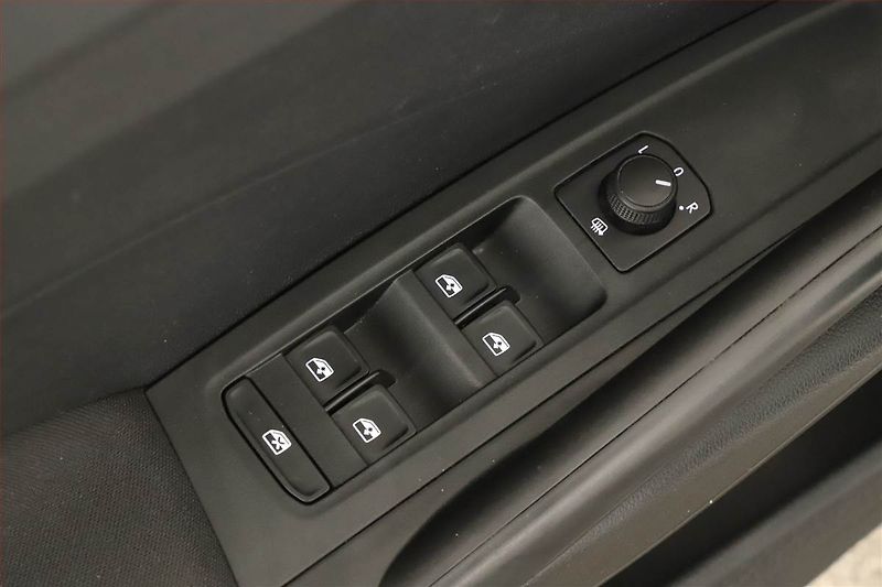 Škoda Fabia (2023) Ambition 1.0 TSI, ČR,1.maj - fotka 10 z 12