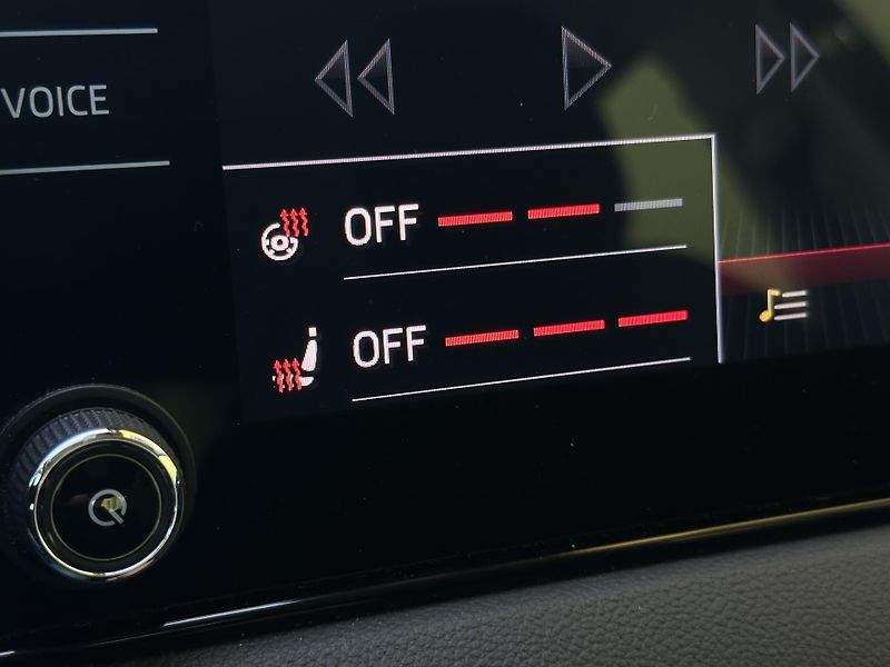Škoda Karoq (2018) 1.5TSI/110kW*1.Maj.Webasto *TZ - fotka 15 z 40
