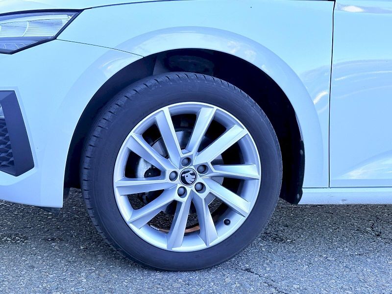 Škoda Scala (2025) DSG 1.0 TSI / 85 kW TOP SELECT - fotka 21 z 26