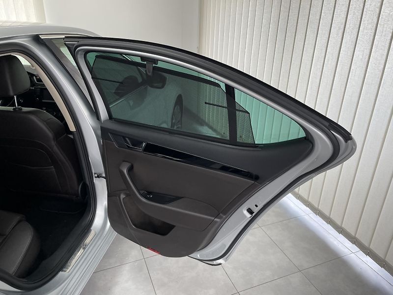 Škoda Superb 2.0 TDi 110 kw REZERVACE - fotka 18 z 33