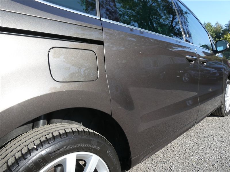 Volkswagen Sharan 2,0 TDi HIGHLINE, rezervace - fotka 13 z 50
