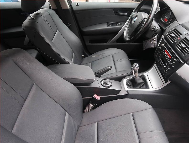 BMW X3 (2006) 2.0d, 4X4, po STK - fotka 9 z 13