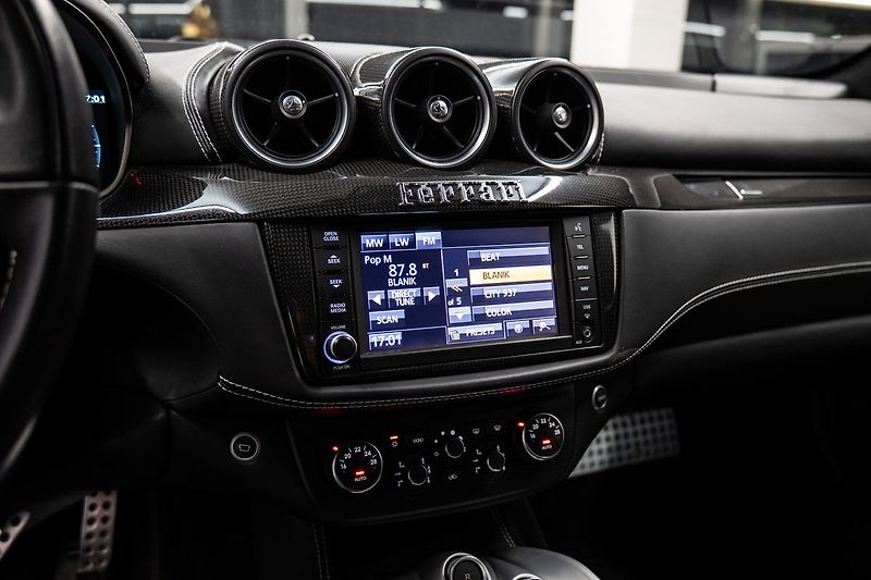 Ferrari FF V12 - fotka 11 z 20