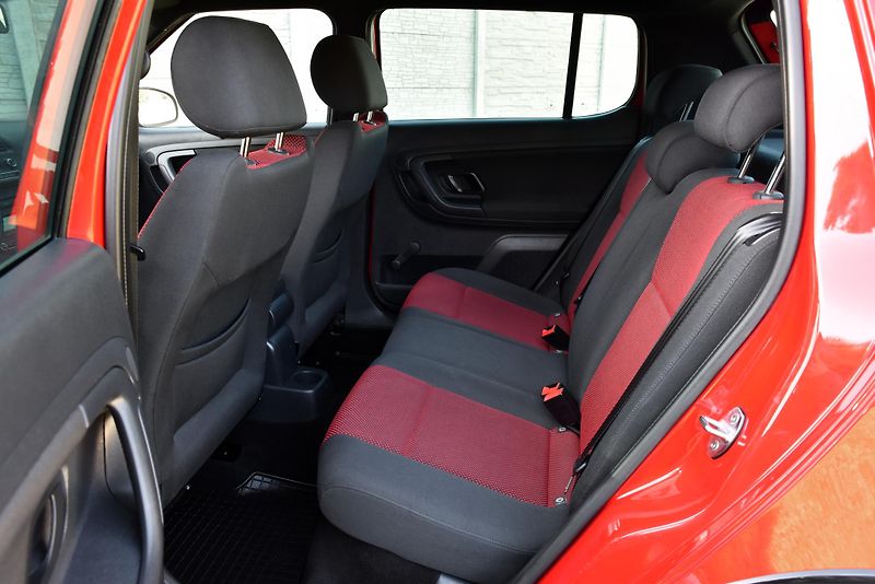 Škoda Fabia 1.2 TSi MONTE CARLO,KLIMA,TEMP - fotka 25 z 43