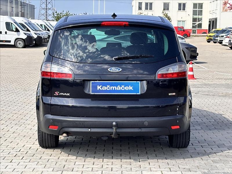 Ford S-MAX 2,0 TDCi 103kW Titanium 7 MÍST - fotka 4 z 24