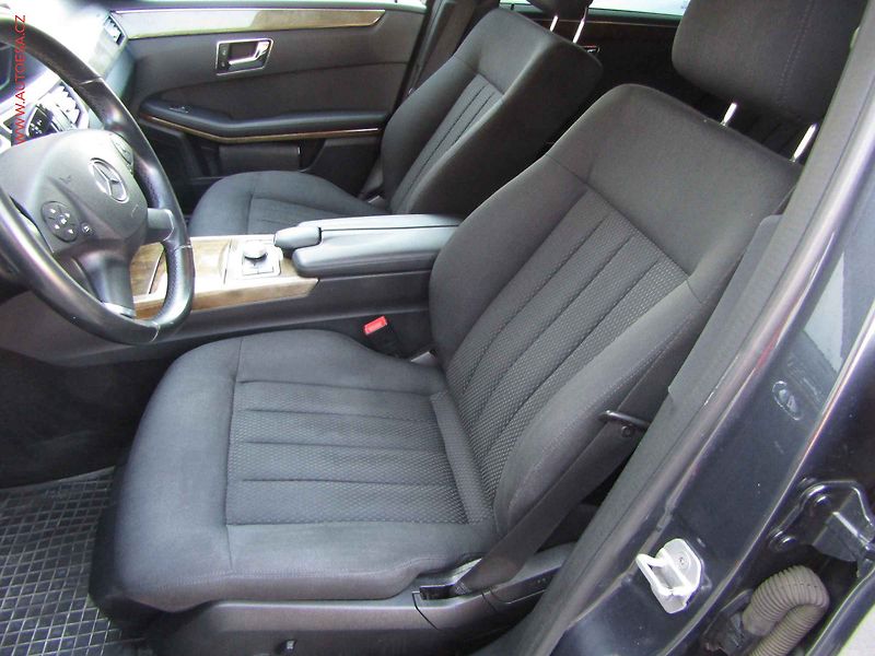 Mercedes-Benz Třídy E (2010) 3.0 CDi E 350 4Matic, ČR - fotka 9 z 24
