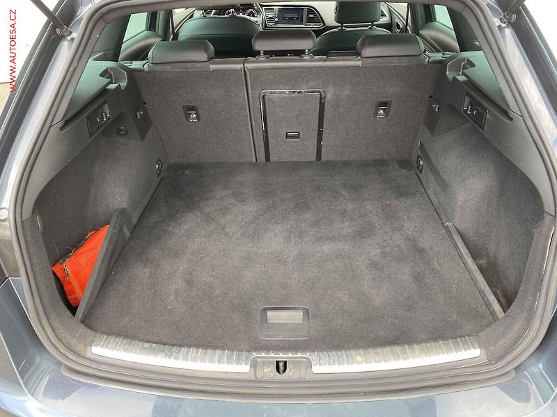 Seat Leon (2019) 1.5 TSi, FR, DSG, panor - fotka 7 z 18