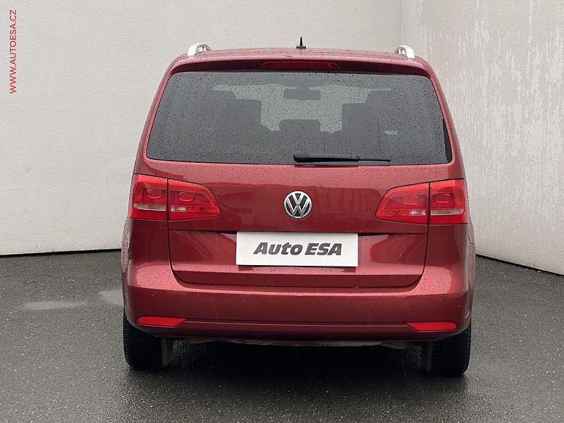 Volkswagen Touran (2011) 1.4 TSi, Highline, výhřev sed - fotka 5 z 17