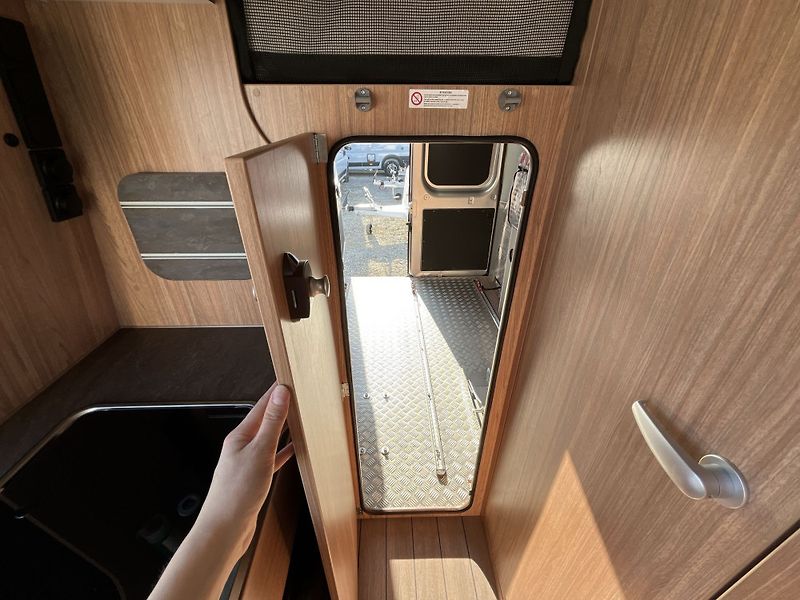Weinsberg (2027) CaraBus GREY 630 MEG Edition F - fotka 18 z 22
