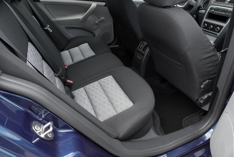 Škoda Octavia 1.4 MPI AMBIENTE - fotka 14 z 26