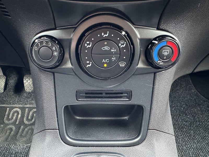 Ford Fiesta (2015) 1.25i Trend Klima LPG Rozvody - fotka 11 z 50
