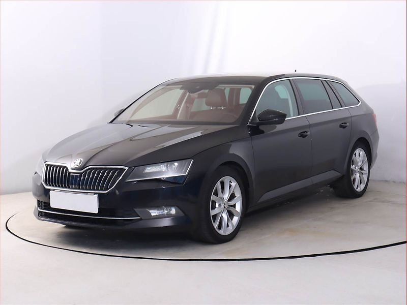 Škoda Superb (2017) 2.0 TDI, Serv.kniha, Kůže - fotka 2 z 19