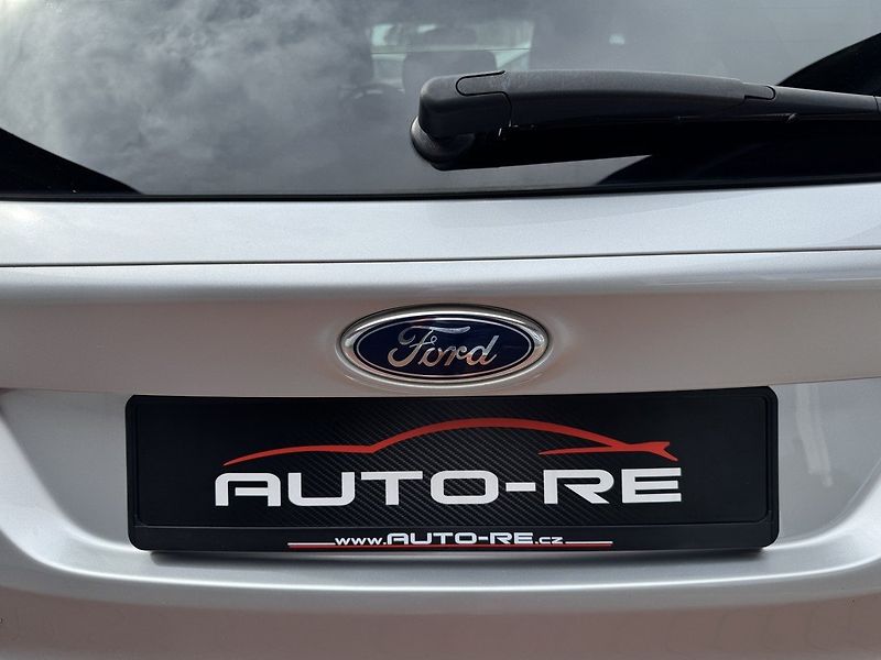 Ford Focus (2011) 1.6i Ti-VCT Klima Winter Paket - fotka 39 z 46