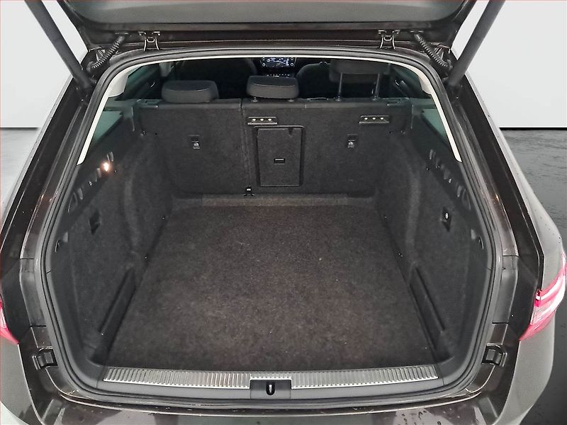 Škoda Superb (2017) 2.0 TDI, Automat, Navi, Xenony - fotka 14 z 18