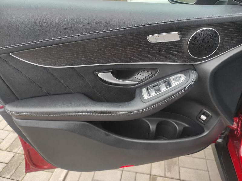 Mercedes-Benz GLC 220D  4matic - fotka 18 z 50