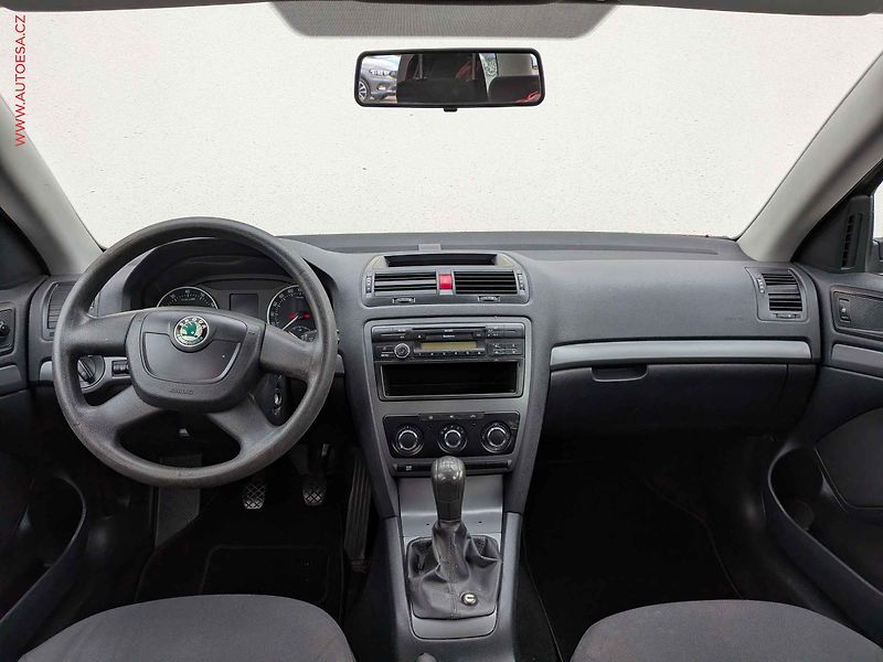 Škoda Octavia (2011) 1.6 MPi, ČR, Klima - fotka 8 z 13