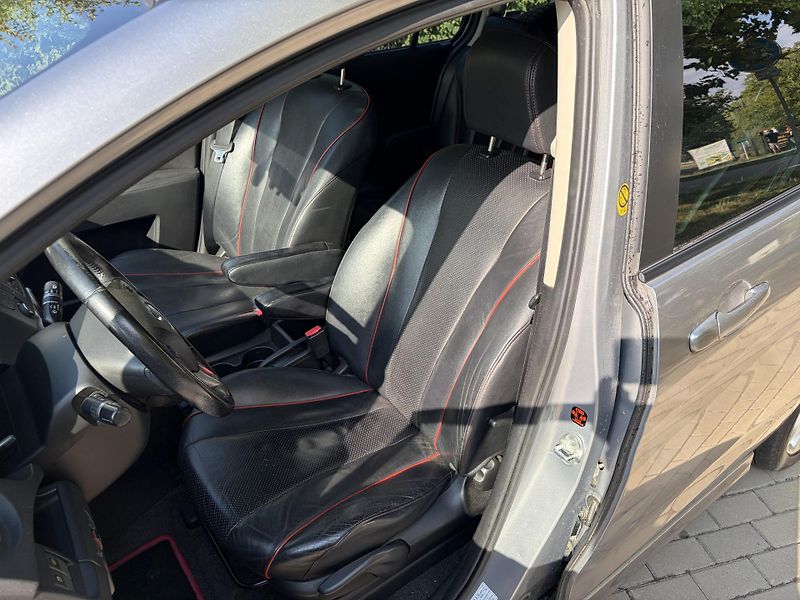 Mazda 5 2.0 Sports-Line - fotka 15 z 28