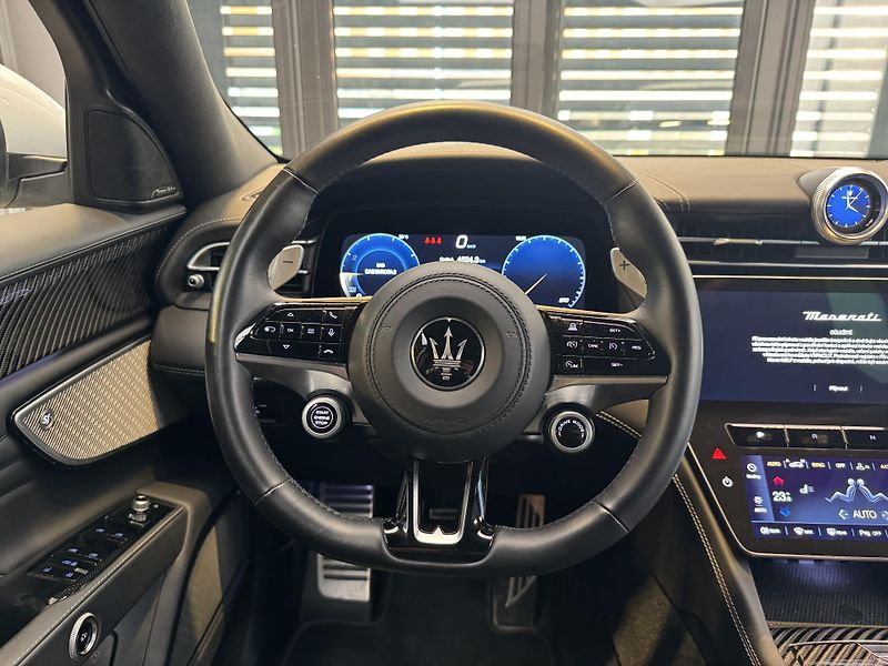 Maserati Grecale (2023) 300 HP - Záruka 03/2028 - fotka 16 z 19