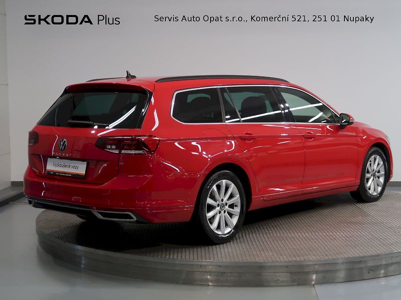 Volkswagen Passat (2023) BUSINESS PREMIUM 2.0TDI 110KW - fotka 2 z 42