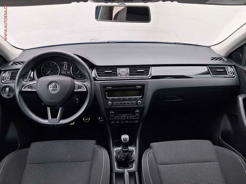 Škoda Rapid (2015) 1.2 TSi, Sport, xenon, panor - fotka 8 z 17