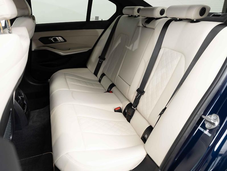 BMW Řada 3 M340d xDrive - fotka 21 z 22