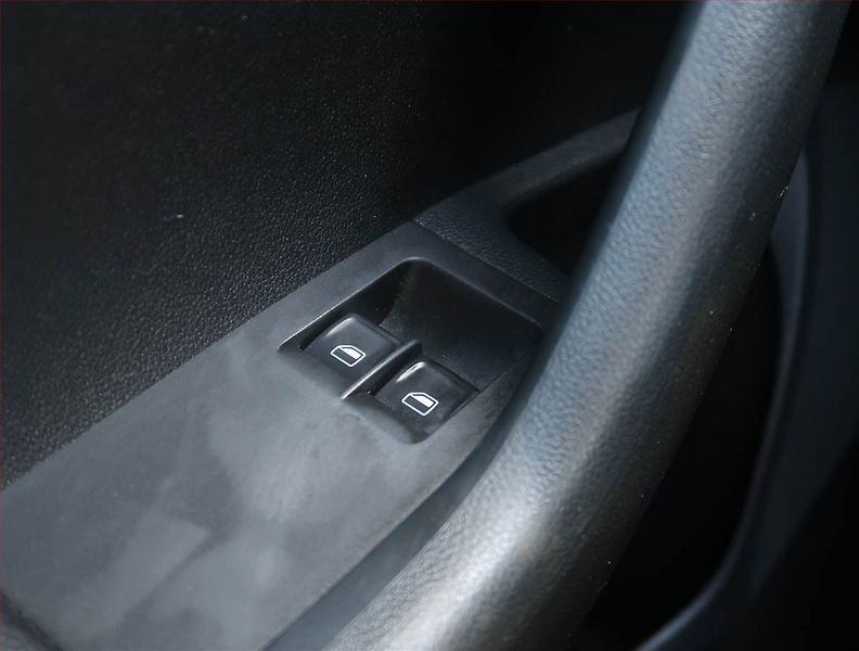 Škoda Octavia (2014) Ambition 1.6 TDI, Tempomat - fotka 14 z 16