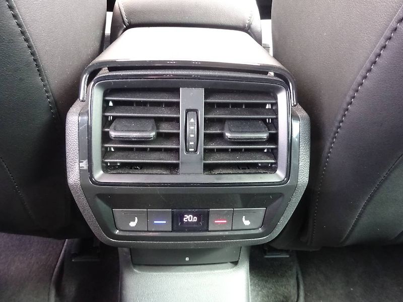 Škoda Karoq (2023) Sportline 1.5 TSI 110kW DSG - fotka 26 z 29