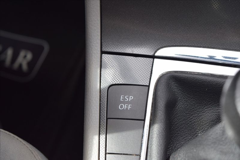 Volkswagen Passat 1,6 i 75KW PO SERVISE - fotka 33 z 41