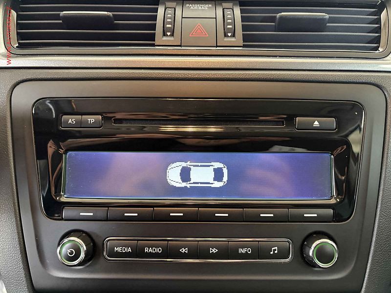 Škoda Rapid (2013) 1.4TSi, DSG, výhřev sed. - fotka 13 z 14