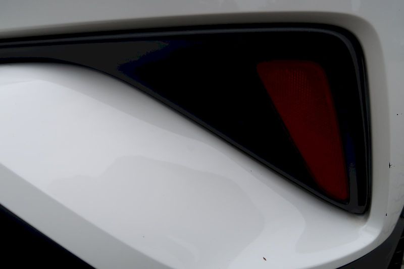 Toyota C-HR (2023) Comfort Business 1,8  Hybrid e - fotka 27 z 31