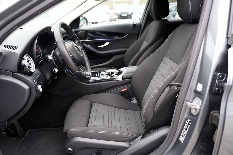 Mercedes-Benz Třídy C C 350e Plug -in hybrid/280PS - fotka 21 z 40