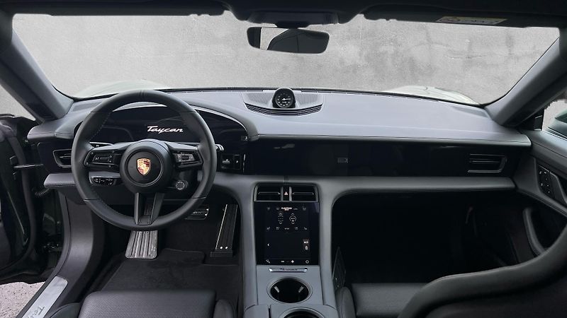 Porsche Taycan Sport Turismo - fotka 18 z 29