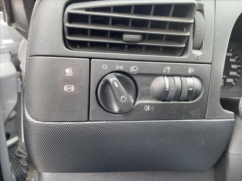 Volkswagen Golf 2,0i 85kW*Pěkný stav* - fotka 25 z 44