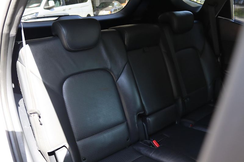 Hyundai Santa Fe Santa Fe 2.2 CRDi 4x4 ČR 1.MAJ - fotka 49 z 59