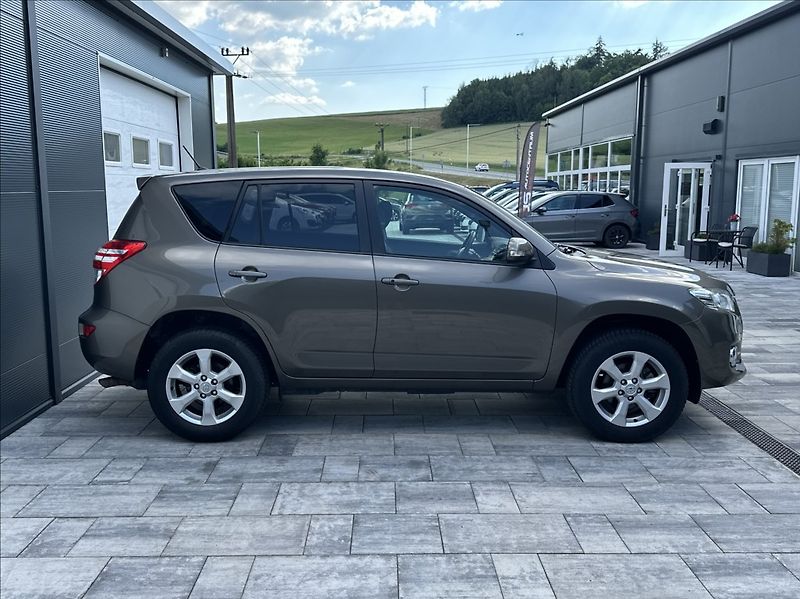 Toyota RAV4 2,0 158PS  Life A/T 4x4 - fotka 6 z 51