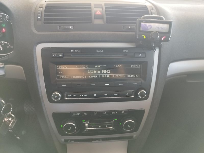 Škoda Octavia (2012) 1,4TSI,90KW,DSG,ALU,AUT.KLIMA - fotka 22 z 28