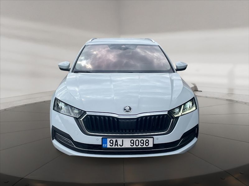 Škoda Octavia 2,0 TDI Style - fotka 2 z 11
