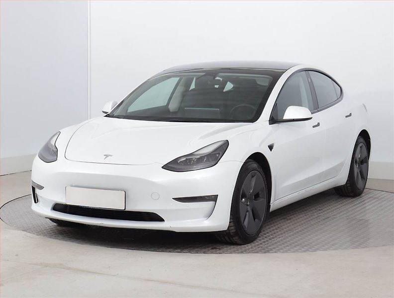 Tesla Model 3 (2022) Long Range 4WD 79kWh, SoH 90% - fotka 2 z 23