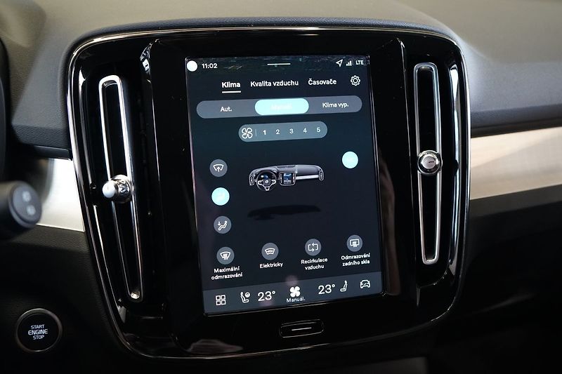 Volvo XC40 B4 PLUS Dark, 360°, LED Pixel - fotka 26 z 42