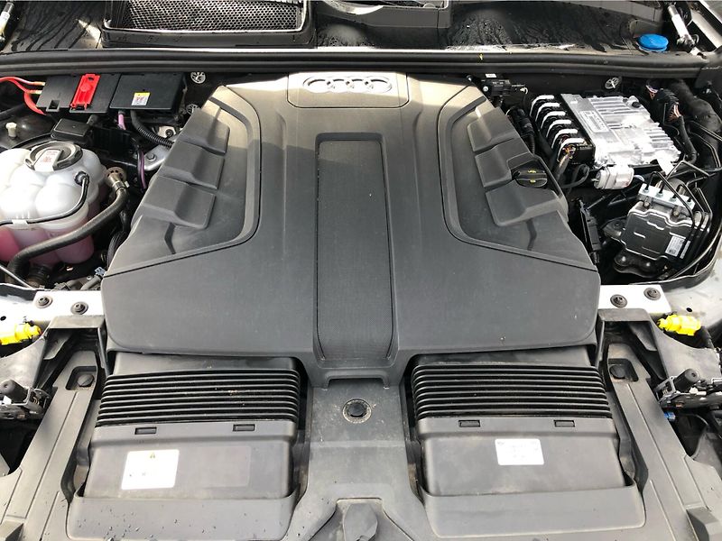 Audi Q7 50 TDI Quattro - fotka 30 z 30