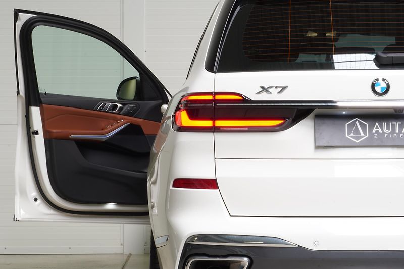 BMW X7 Xdrive40d,Mpaket,ČR,DPH,Tažné - fotka 14 z 44