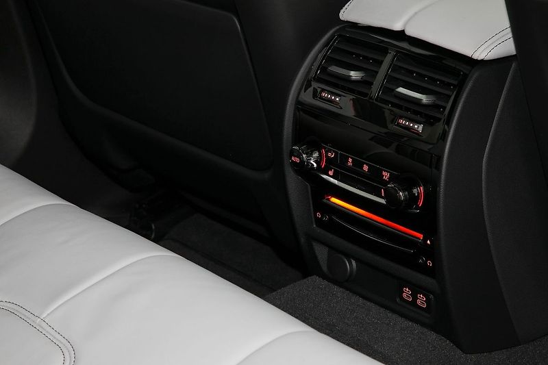 BMW M5 Competition 460kW Soft B&W HUD - fotka 29 z 50