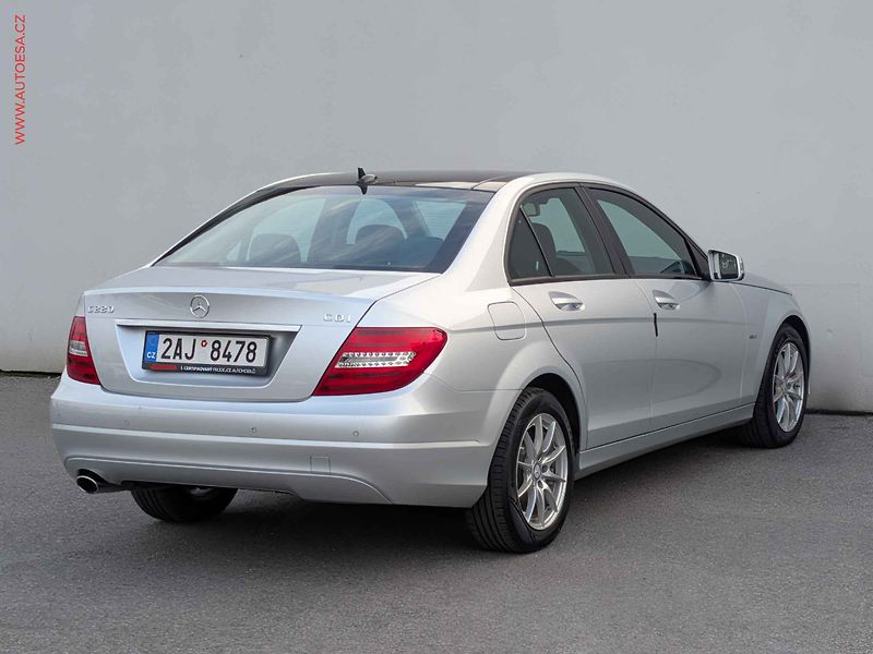 Mercedes-Benz Třídy C (2011) 2.2 CDi, ČR, AT, xenon - fotka 4 z 17