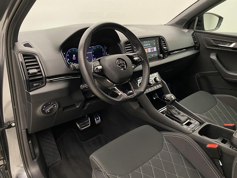 Škoda Karoq 2.0TSI SPORTLINE 4x4 REZERVACE - fotka 4 z 55