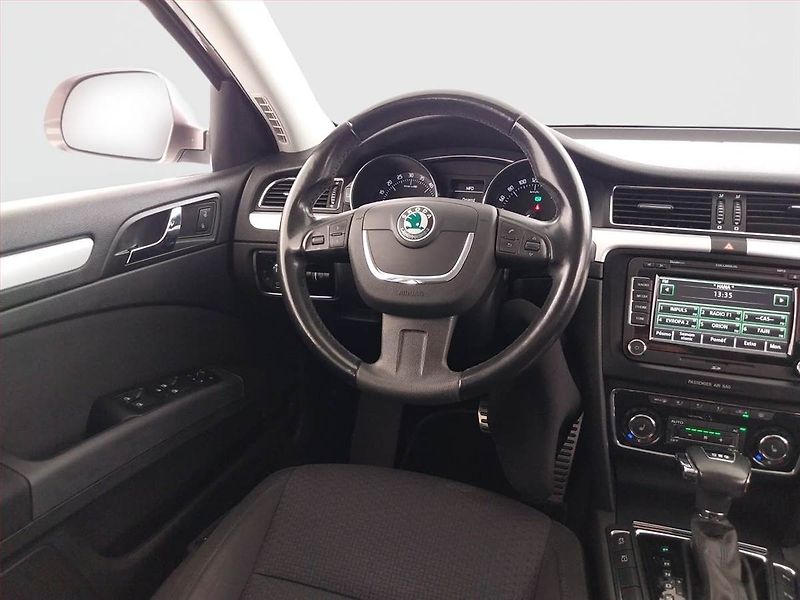 Škoda Superb (2010) Elegance 2.0 TDI, Automat - fotka 7 z 24