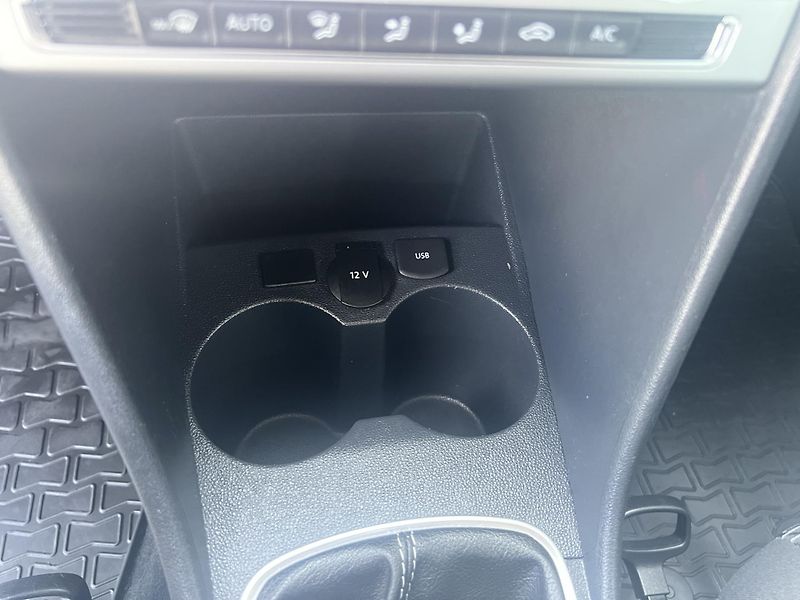 Volkswagen Polo Cross 1.0MPi 55kw TEMPOMAT ALU - fotka 25 z 48